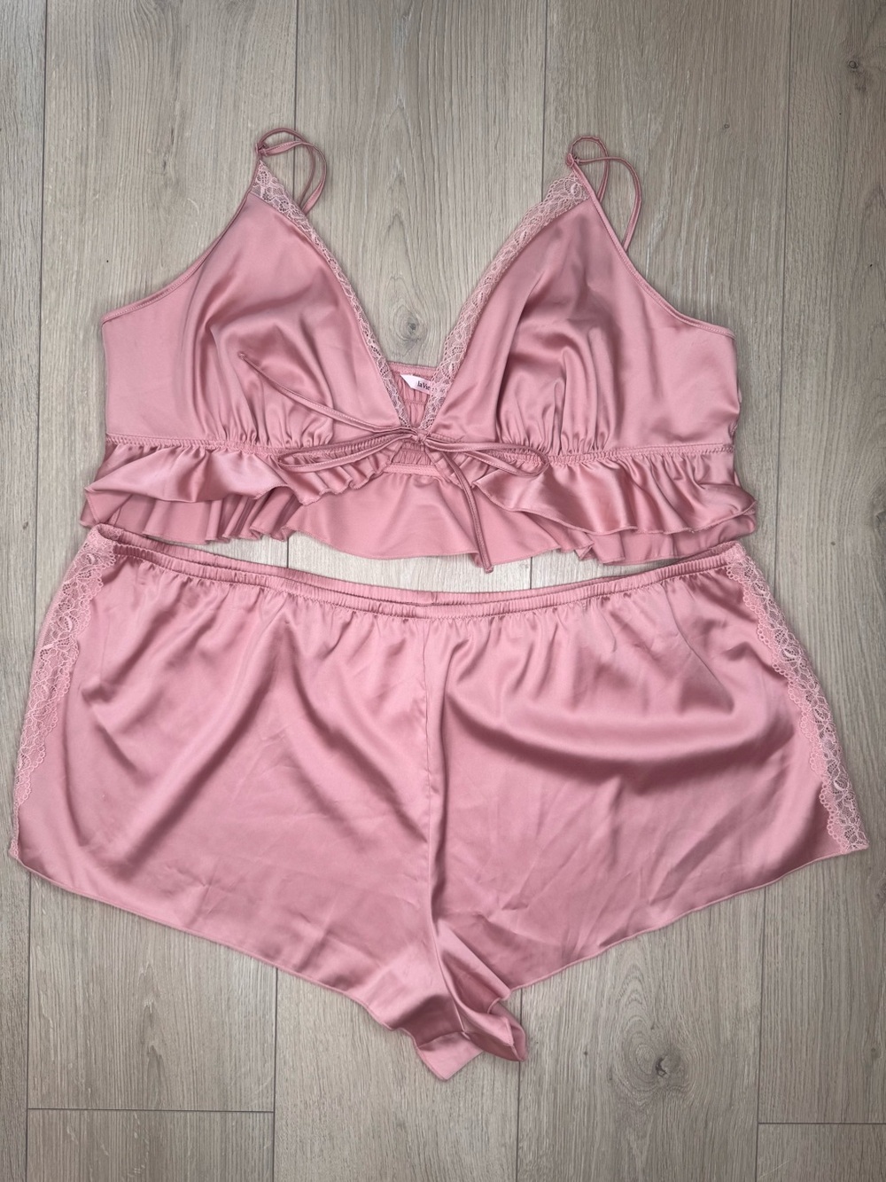 💟 3/$20 La Vie En Rose Soft Pink Satin Camisole & Ruffle Shorts Set XL